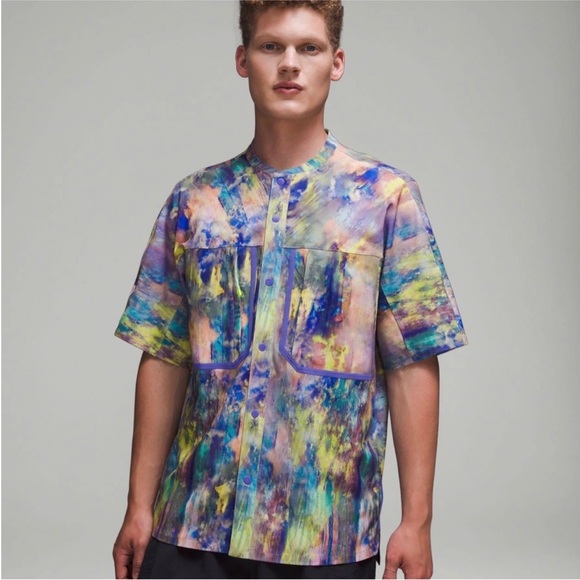 Lululemon Water-Repellent Hiking Short Sleeve Shirt Size Large - Picture 2 of 9